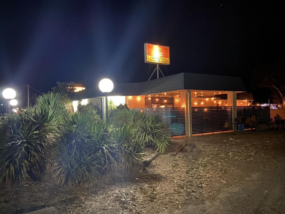 Charlton Motel Exterior foto